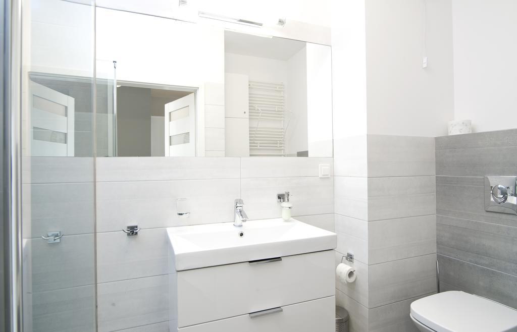 Goodnight Warsaw Apartments Dzielna 72 Екстериор снимка